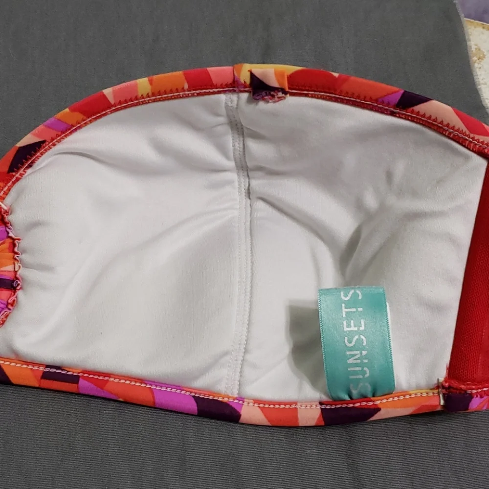 SUNSETS bathing suit top